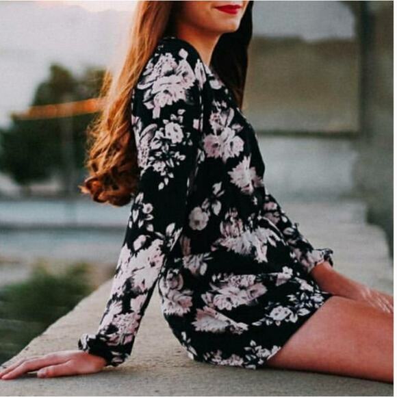 Black Pink Floral Romper Long Sleeve Surplice XS RED Saks Fifth Avenue - Picture 3 of 11